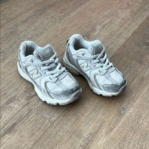 New Balance Kids 5.5 Light Gray Sneakers